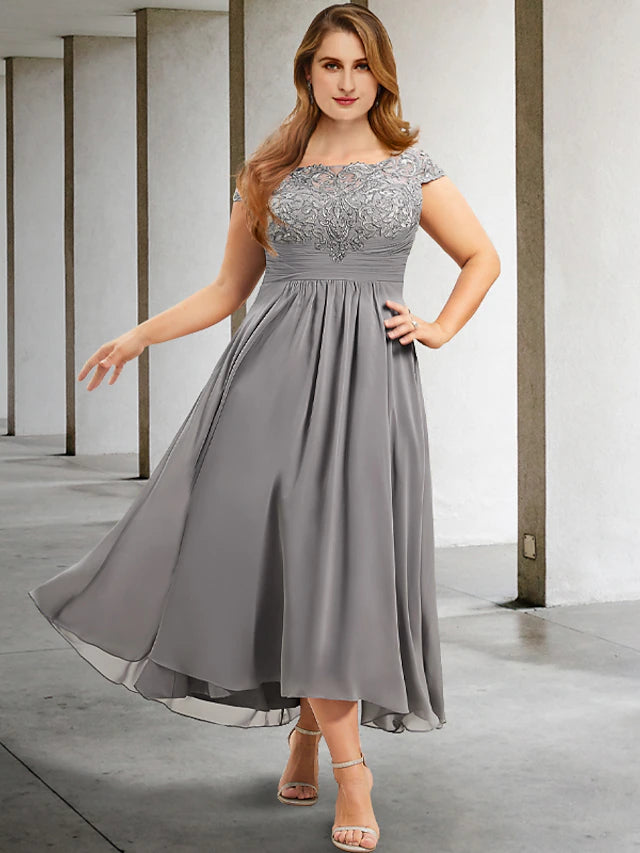 A-Linie, Übergröße, geschwungen, Kleider für die Brautmutter, elegantes Kleid, formell, knielang, kurze Ärmel, Rundhalsausschnitt, Chiffon mit Falten, gerüschten Applikationen